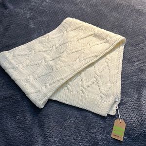 Forever 21 White Knit Scarf